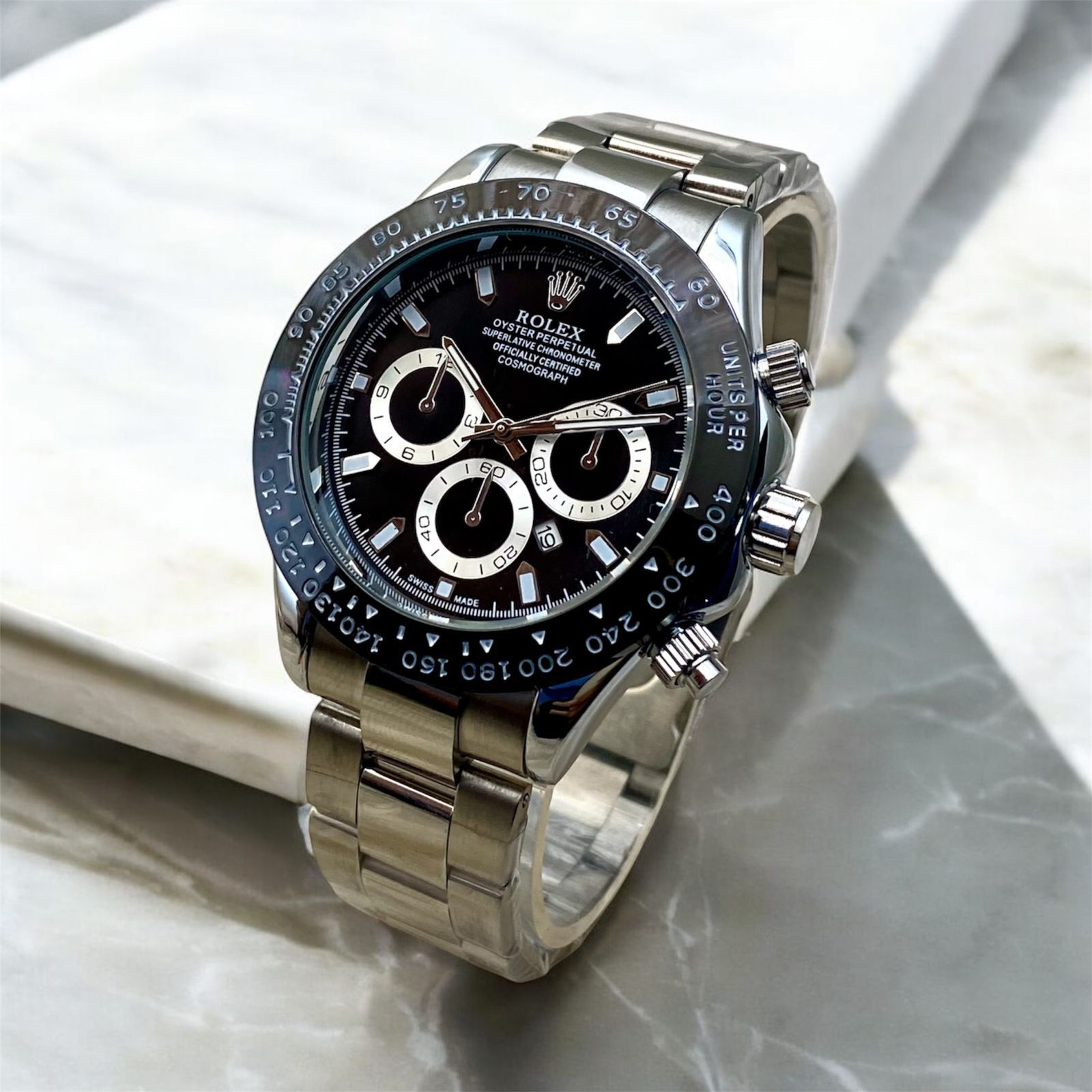 Rolex Daytona – Rotating Bezel with Date Working Feature