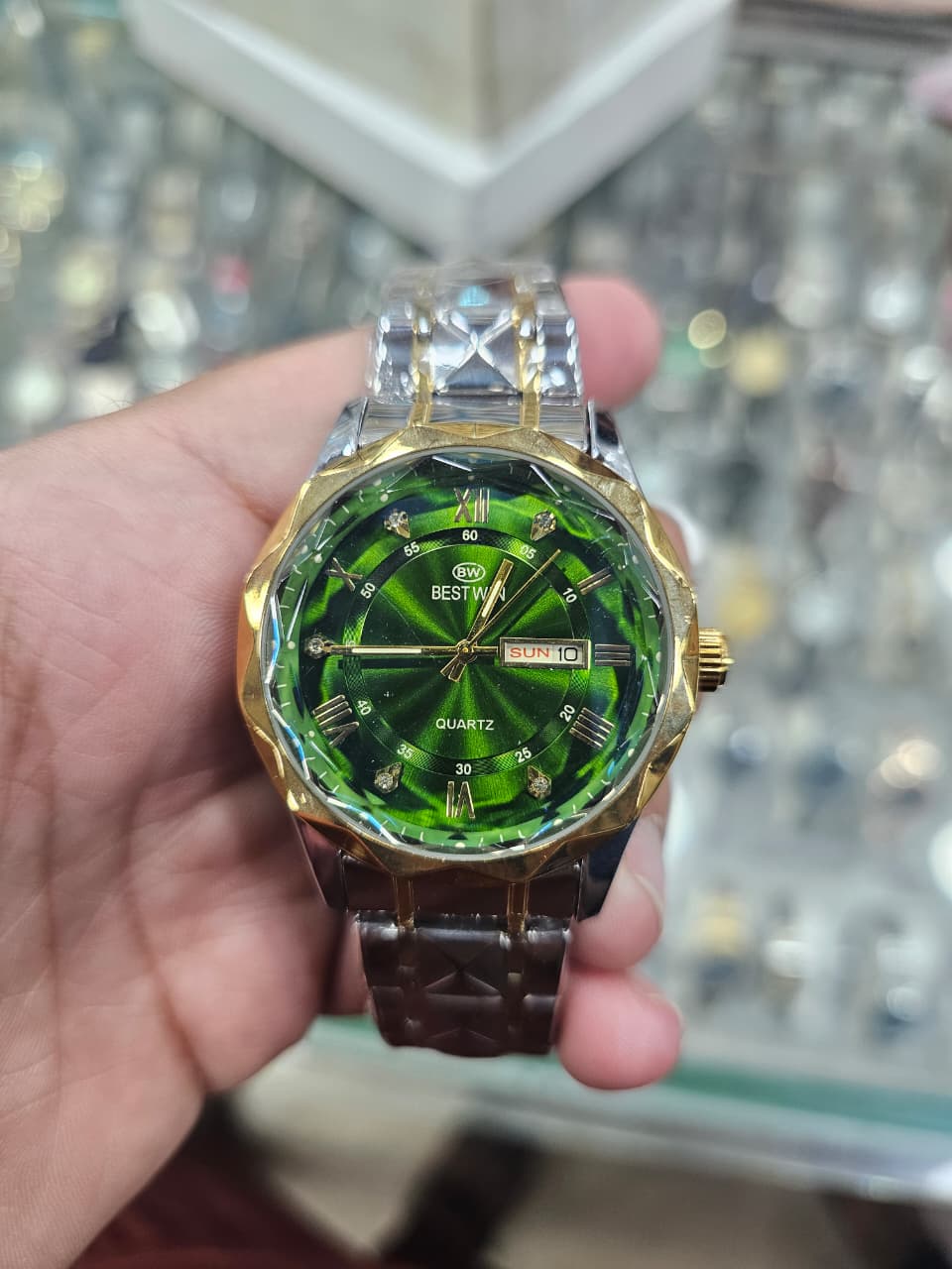 BESTWIN – GREEN DIAL QUARTZ