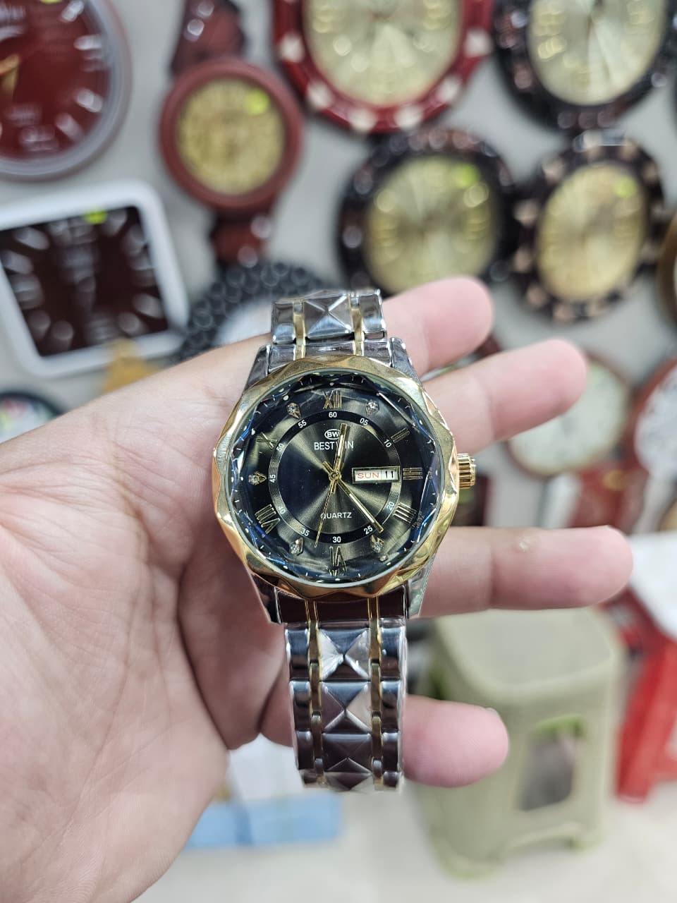 BESTWIN – GREEN DIAL QUARTZ
