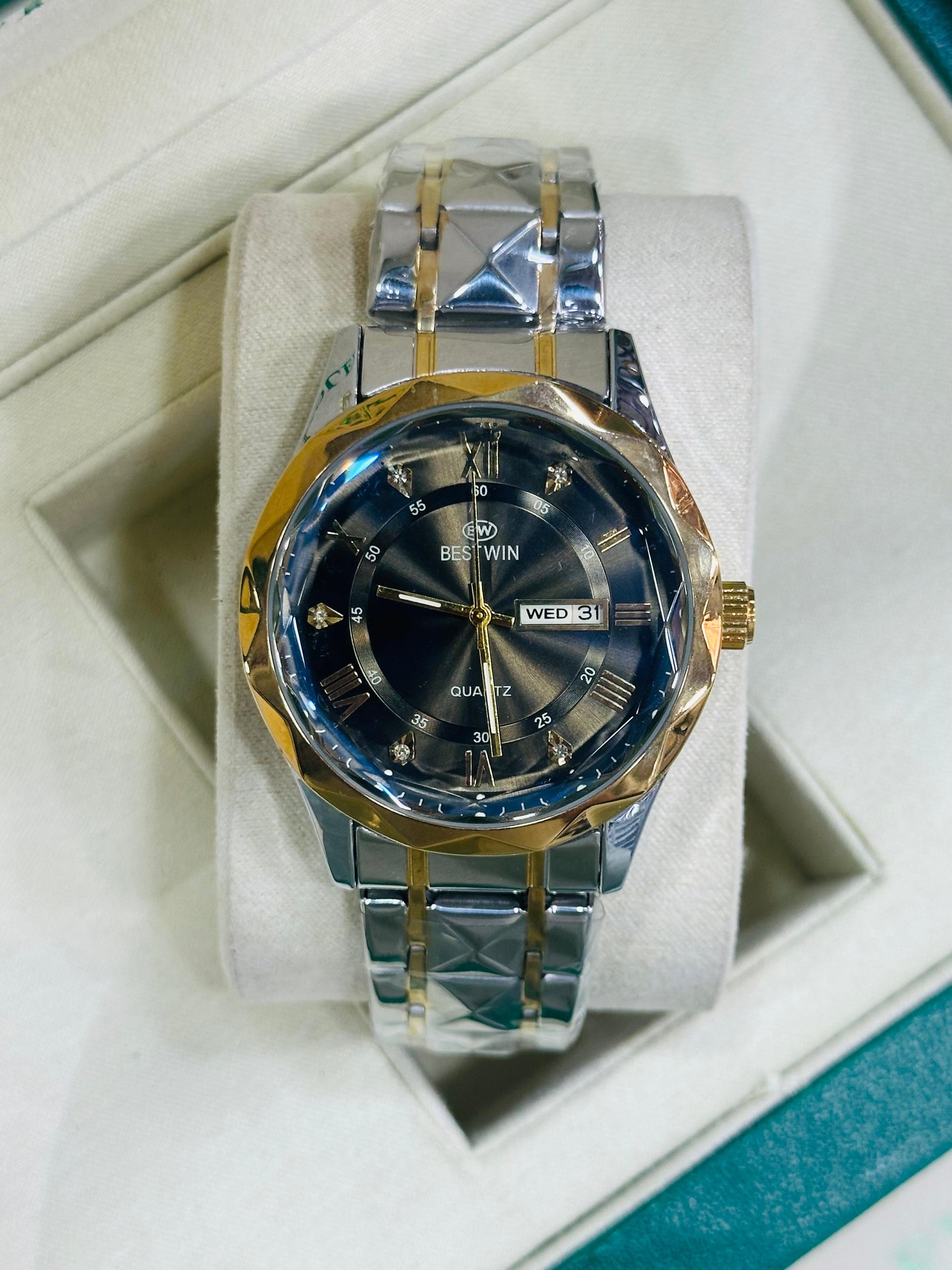 Bestwin – Diamond Glass Luxury Watch with Day-Date Working