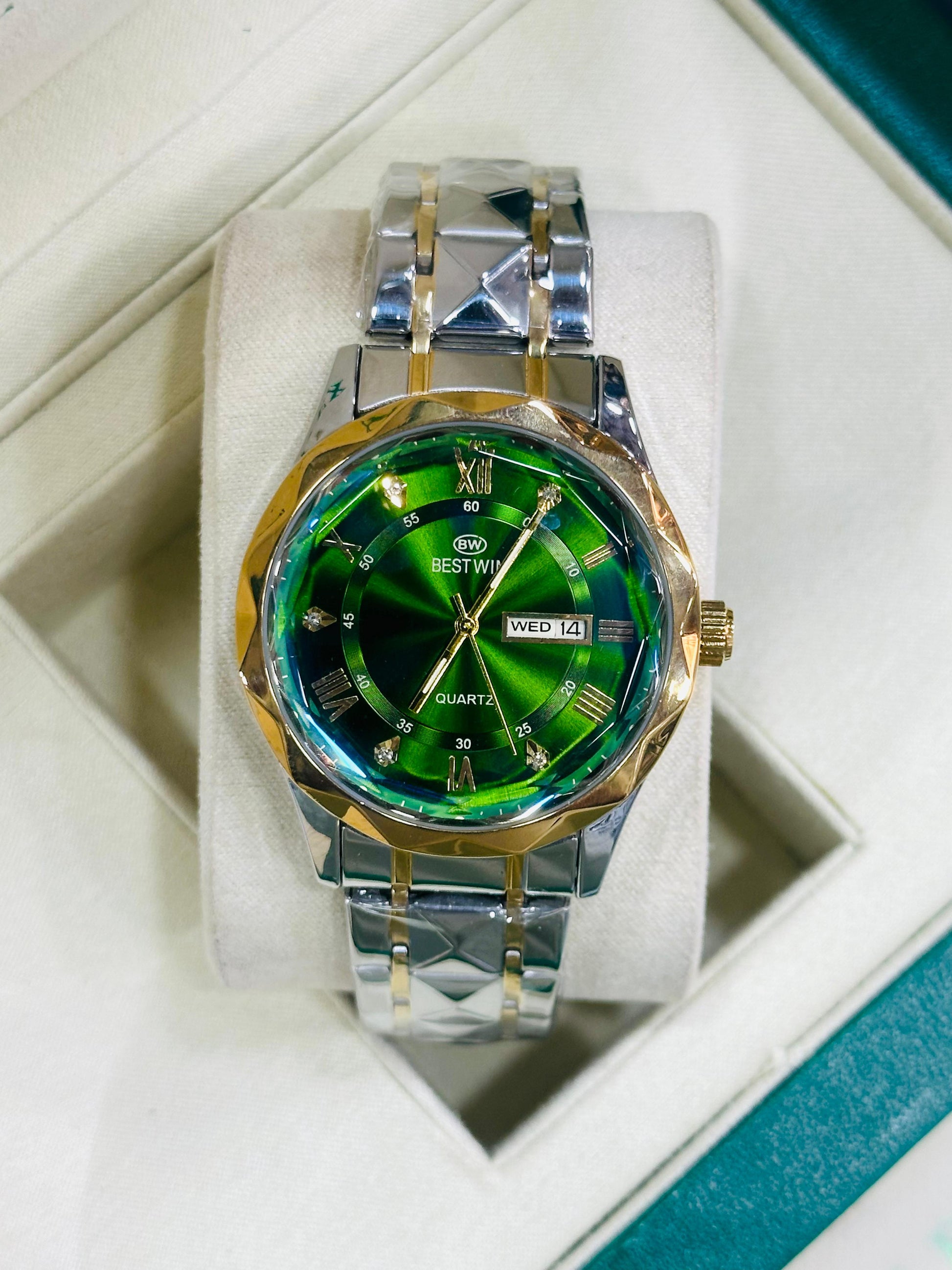Bestwin – Diamond Glass Luxury Watch with Day-Date Working
